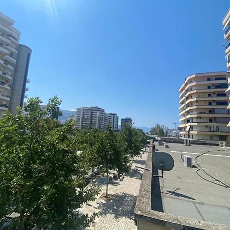 Adelon Apartment